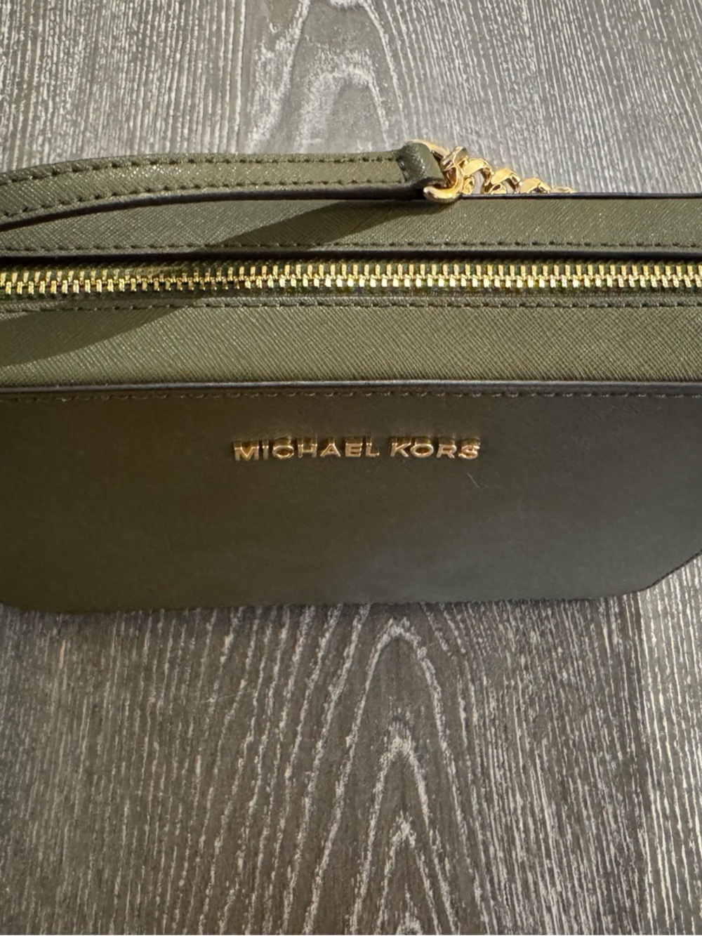 MICHAEL KORS Olive Leather Crossbody with Gold Hardware - Picture 2 of 6